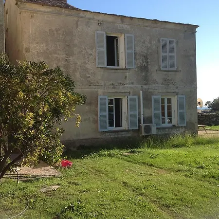 Maison Pieds Dans L'eau *