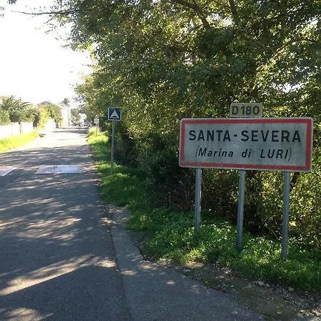 Maison Pieds Dans L'eau * Luri